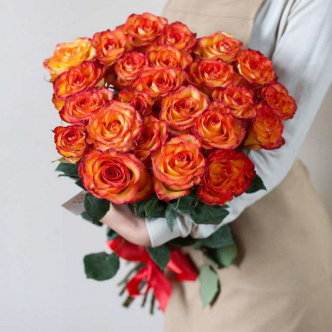 букет оранжевые розы лента